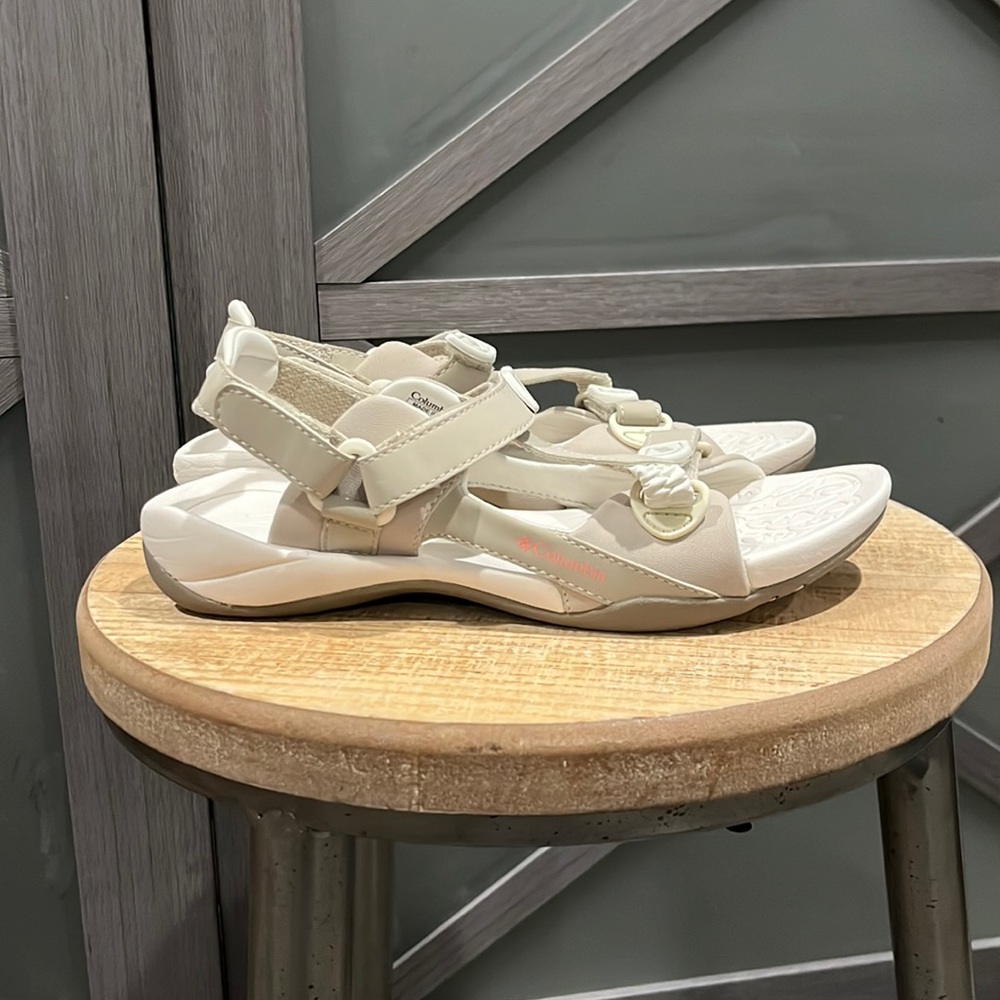 Columbia Sun Wrap open toe sandals with hook/loop closure